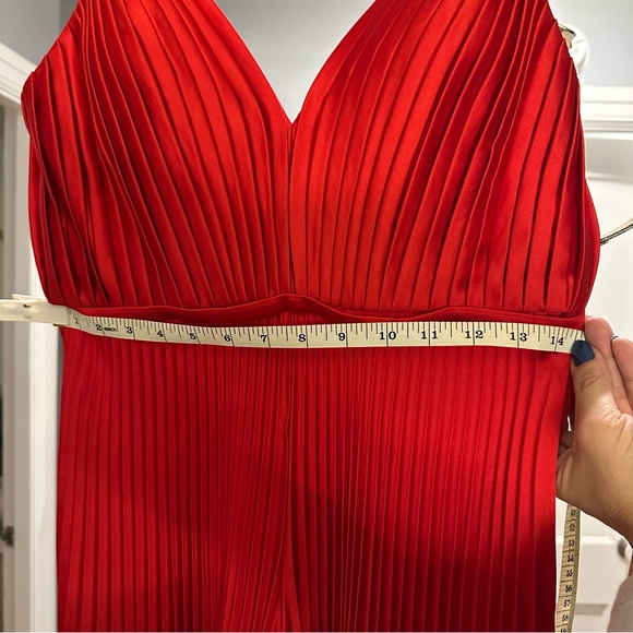 MAC DUGGAL Red Pleated Plunge Neck Wide Leg Jumpsuit - Picture 13 of 13